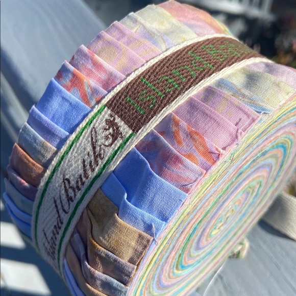 FABRIC ISLAND BATIK Strip-tease Bun FABRIC 40 pcs Honeysuckle NWT - Picture 5 of 9